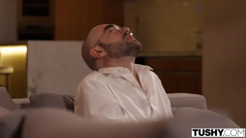 Long Con 2 - Watch Latest Porn Video at ePornHome.com for Free.
