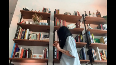 Mia Khalifa - Full Nude