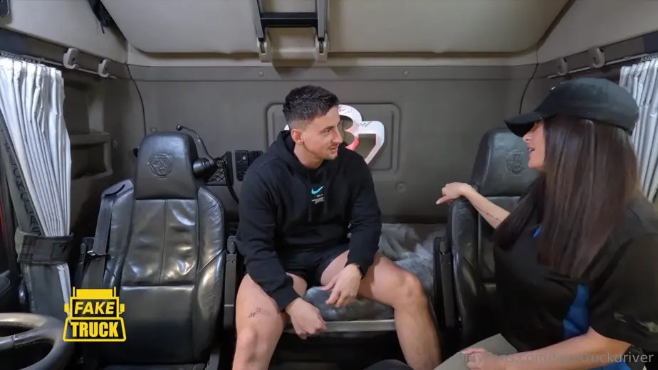 Georgie Maria - Pizza Girl Gets An Extra Thick Filling - Watch Latest Porn Video at ePornHome.com for Free.