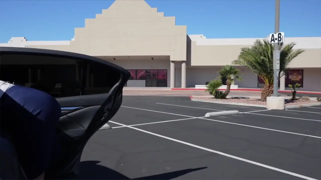 Gigi Dior - Sexy MILF Gigi Dior Thanks Her Sons Big Dick Friend In A Special Way For Helping Her Out 05 11 2025 - Watch Latest Porn Video at ePornHome.com for Free.