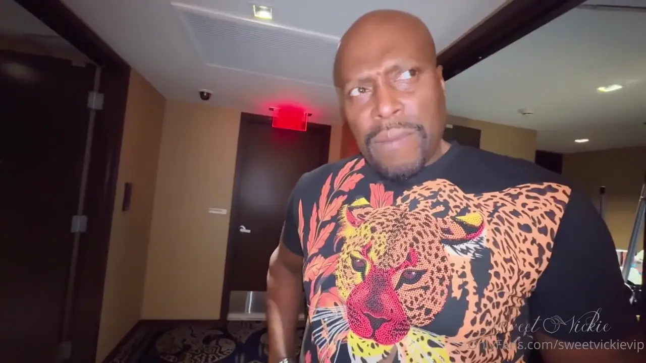 Sweet Vickie - Newly Divorced Just Wants Fuck BBC In Hotel Room - Watch Latest Porn Video at ePornHome.com for Free.