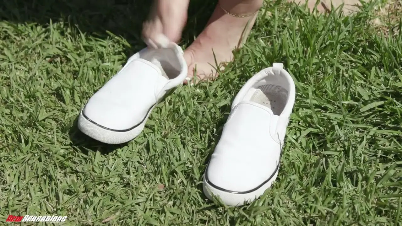 Aleksa Mink - Stops By For A Friendly Dip 28 11 2025 - Watch Latest Porn Video at ePornHome.com for Free.